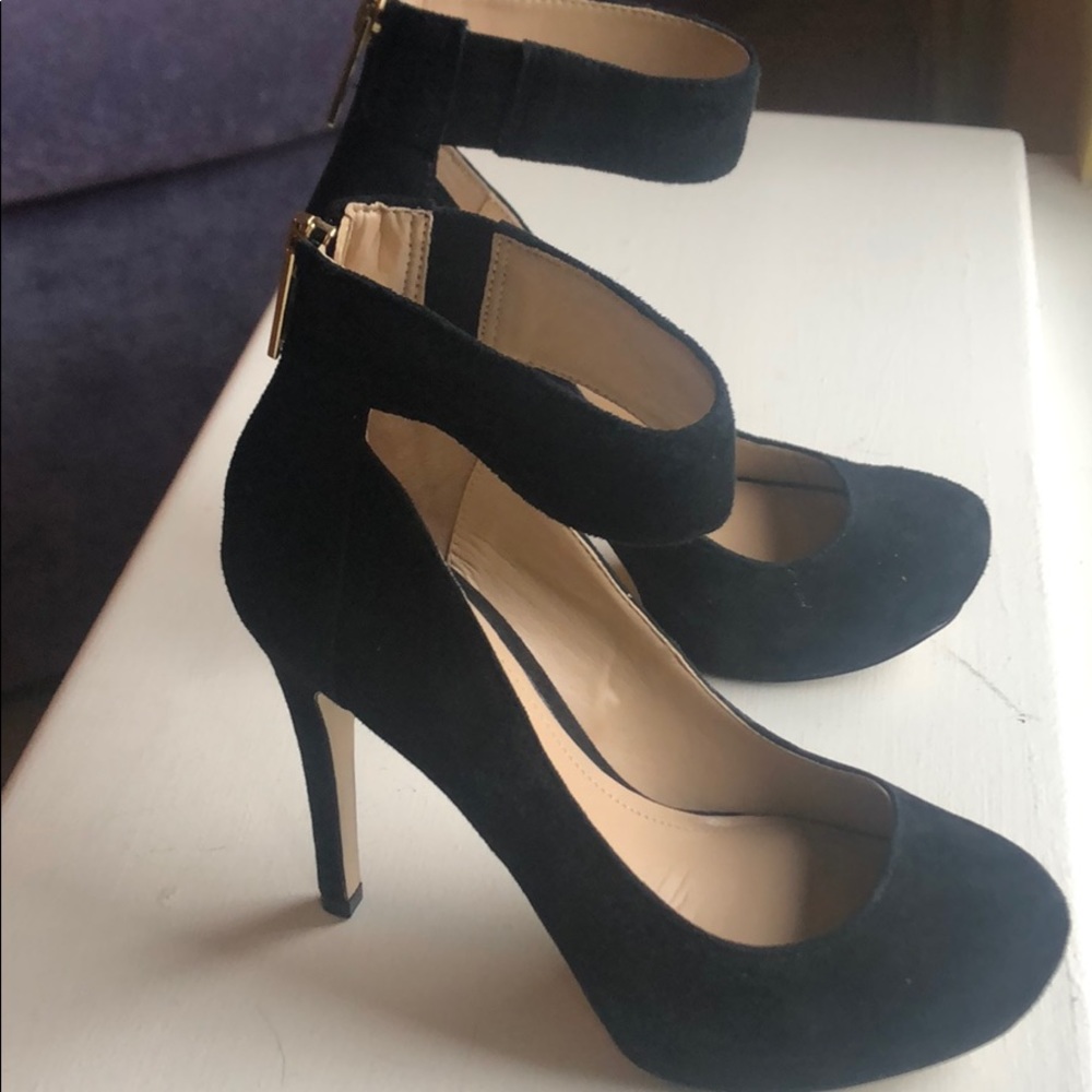 EUC BCBG Generation Heels